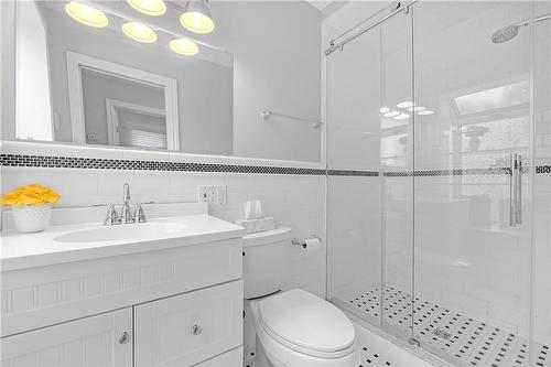 473 Upper Wentworth Street, Hamilton, ON - Indoor Photo Showing Bathroom