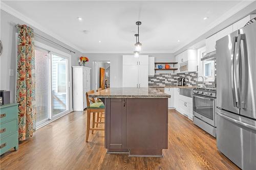 473 Upper Wentworth Street, Hamilton, ON - Indoor Photo Showing Kitchen With Upgraded Kitchen