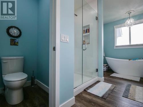 1577 Stoney Park Road, Quesnel, BC - Indoor Photo Showing Bathroom