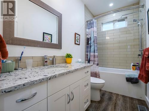 1577 Stoney Park Road, Quesnel, BC - Indoor Photo Showing Bathroom
