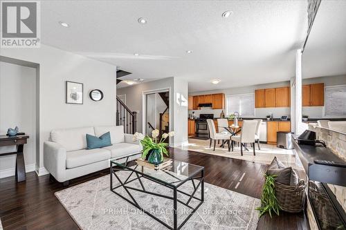 1083 Hepburn Road, Milton, ON - Indoor Photo Showing Living Room