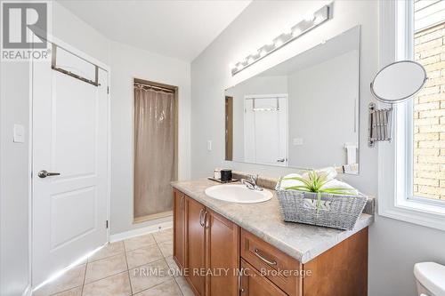 1083 Hepburn Road, Milton, ON - Indoor Photo Showing Bathroom