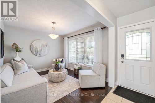 1083 Hepburn Road, Milton, ON - Indoor Photo Showing Living Room