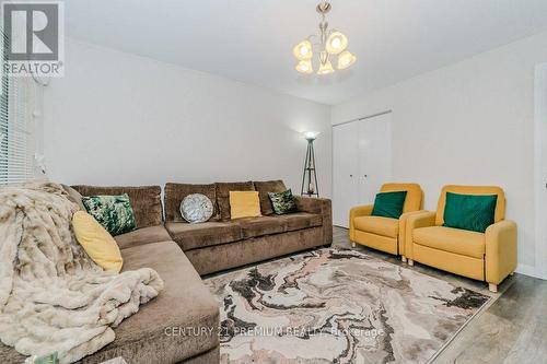 418 Scottsdale Drive, Guelph, ON - Indoor Photo Showing Living Room