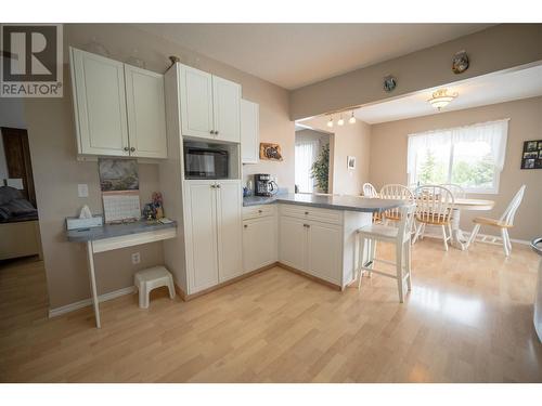 3912 17 Avenue, Vernon, BC - Indoor Photo Showing Kitchen