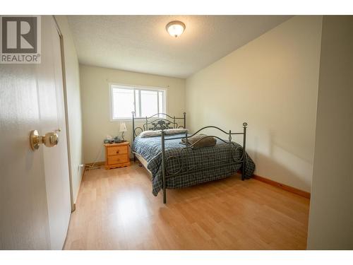 3912 17 Avenue, Vernon, BC - Indoor Photo Showing Bedroom