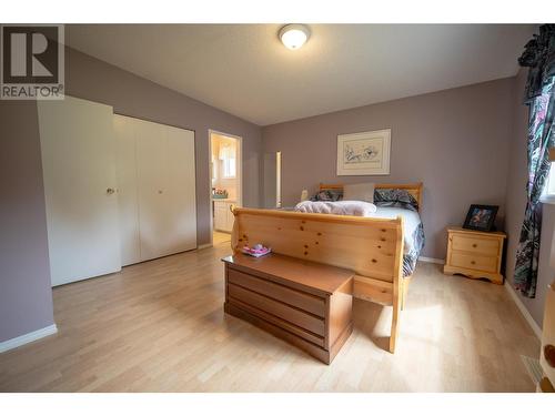 3912 17 Avenue, Vernon, BC - Indoor Photo Showing Bedroom