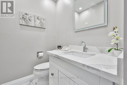 2 Lisbon Mews, Mississauga, ON - Indoor Photo Showing Bathroom