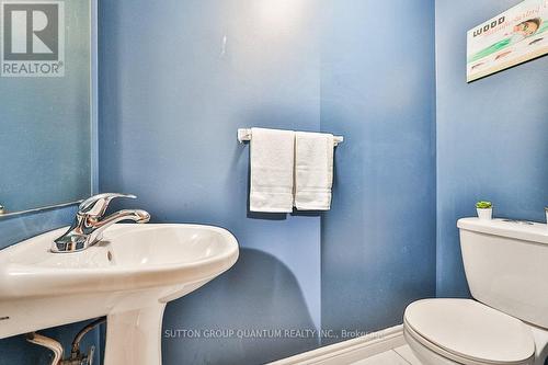 2 Lisbon Mews, Mississauga, ON - Indoor Photo Showing Bathroom