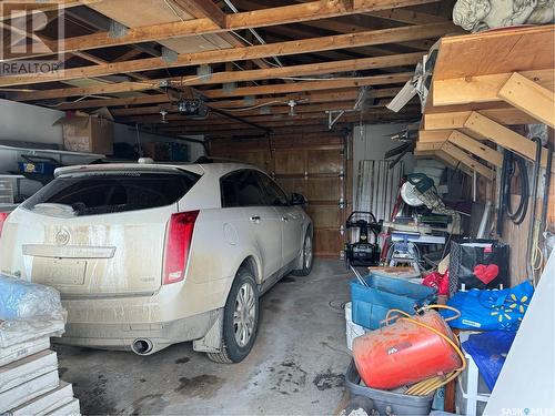 1618 Vickies Avenue, Saskatoon, SK - Indoor Photo Showing Garage