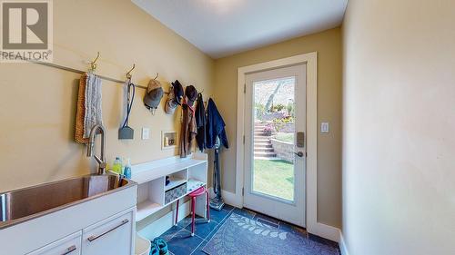 751 Middleton Way, Coldstream, BC - Indoor Photo Showing Other Room