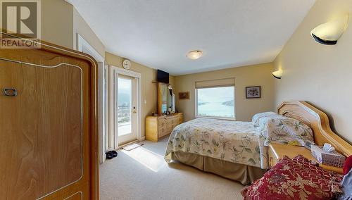 751 Middleton Way, Coldstream, BC - Indoor Photo Showing Bedroom