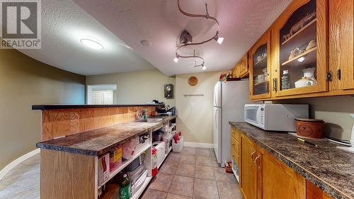 751 Middleton Way, Coldstream, BC - Indoor Photo Showing Kitchen