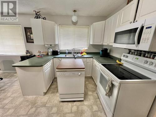 124 Lindsay Street, Quesnel, BC - Indoor Photo Showing Kitchen