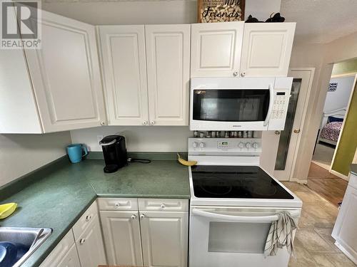 124 Lindsay Street, Quesnel, BC - Indoor Photo Showing Kitchen