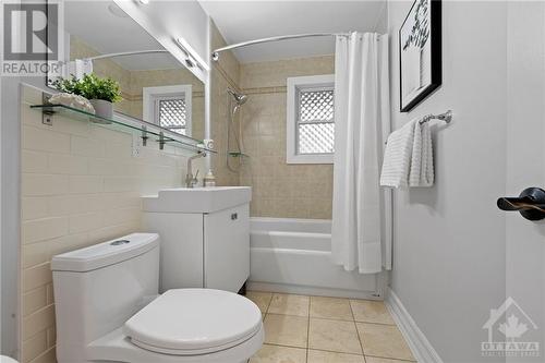 832 Duberry Street, Ottawa, ON - Indoor Photo Showing Bathroom
