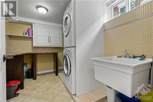 832 Duberry Street, Ottawa, ON - Indoor Photo Showing Laundry Room