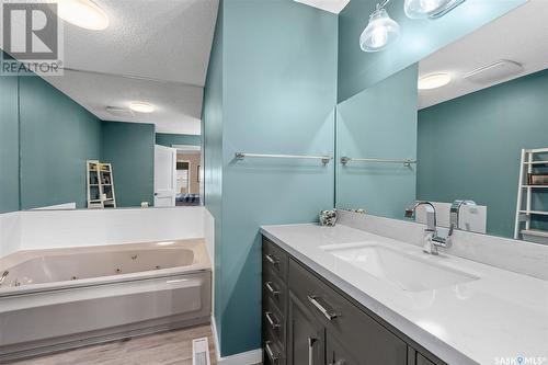 29 Lewry Crescent, Moose Jaw, SK - Indoor Photo Showing Bathroom