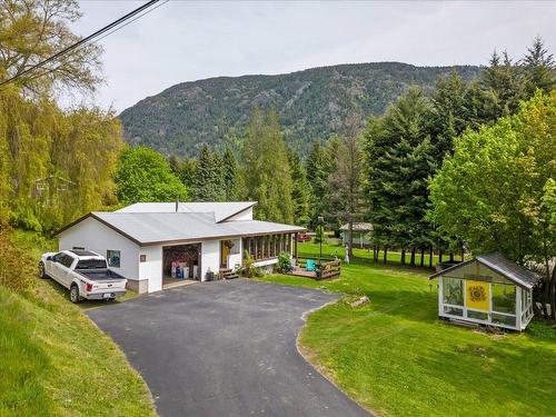 1169 Marshall Road, Castlegar, BC - Outdoor