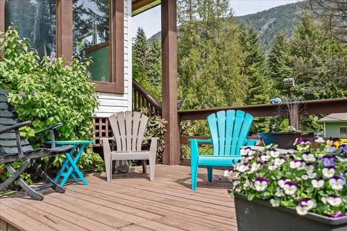 1169 Marshall Road, Castlegar, BC - Outdoor With Deck Patio Veranda