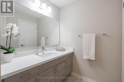 78 Hatt Court, Milton, ON - Indoor Photo Showing Bathroom