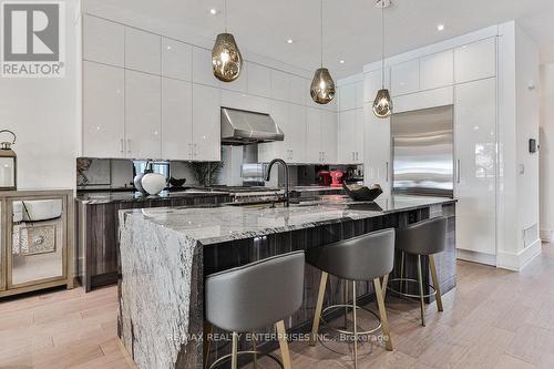 B - 7 Iroquois Avenue, Mississauga (Port Credit), ON - Indoor Photo Showing Kitchen With Upgraded Kitchen