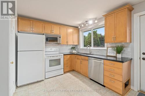 17 Ellen Crescent, Erin, ON - Indoor Photo Showing Kitchen