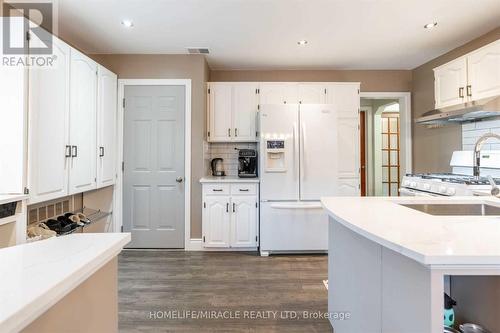 104 Cloverdale Avenue, Hamilton, ON - Indoor Photo Showing Kitchen
