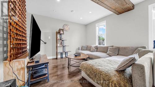 95 Gertrude Street, Hamilton, ON - Indoor Photo Showing Living Room