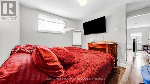 95 Gertrude Street, Hamilton, ON - Indoor Photo Showing Bedroom