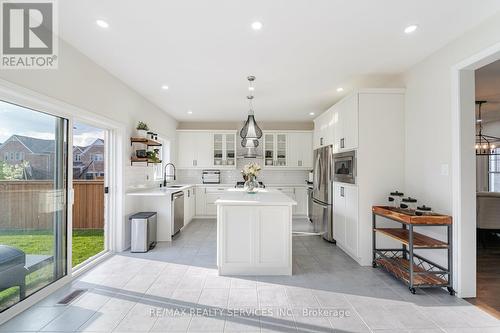 762 Halbert Drive, Shelburne, ON - Indoor Photo Showing Kitchen