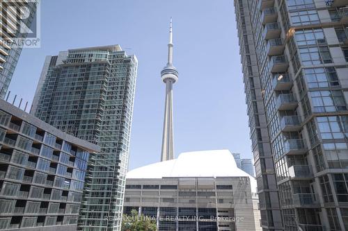 615 - 9 Spadina Avenue N, Toronto, ON - Outdoor With Facade