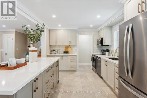 7676 Leskard Road, Clarington, ON - Indoor Photo Showing Kitchen With Upgraded Kitchen