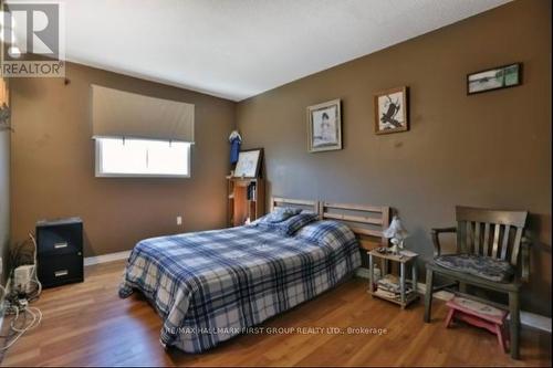 68 Broadlands Crescent, Clarington, ON - Indoor Photo Showing Bedroom