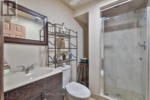 9 Springer Drive, Richmond Hill, ON - Indoor Photo Showing Bathroom
