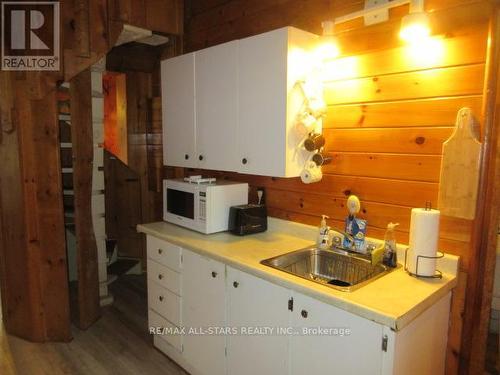 130 Colony Road, Kawartha Lakes, ON - Indoor Photo Showing Kitchen