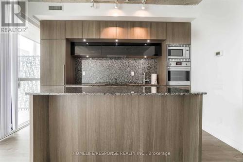 3203 - 88 Blue Jays Way, Toronto, ON - Indoor Photo Showing Kitchen With Upgraded Kitchen
