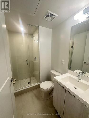 1012 - 8 Widmer Street, Toronto, ON - Indoor Photo Showing Bathroom