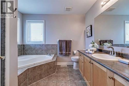 166 Russell Jarvis Drive, Markham, ON - Indoor Photo Showing Bathroom