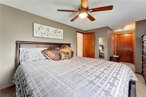 43 Grayrocks Avenue, Hamilton, ON - Indoor Photo Showing Bedroom
