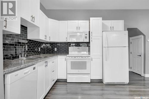 4727 8Th Avenue, Regina, SK - Indoor Photo Showing Kitchen