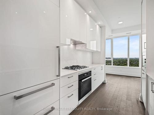 Ph01E-1926 Lake Shore Blvd W, Toronto, ON - Indoor Photo Showing Kitchen With Upgraded Kitchen