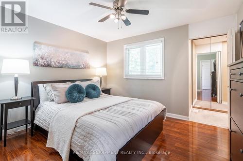 1335 Royal Drive, Burlington, ON - Indoor Photo Showing Bedroom