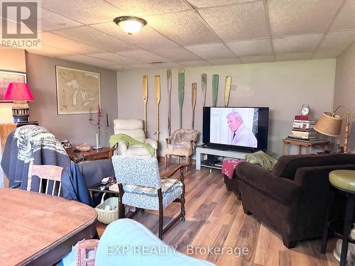 553 Simcoe Street, Collingwood, ON - Indoor Photo Showing Living Room