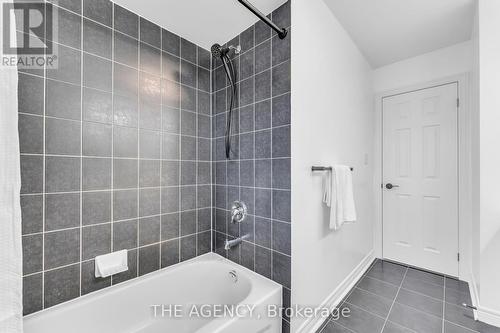 330 Michener Place, Milton, ON - Indoor Photo Showing Bathroom