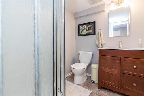 195 Ashworth Street, Winnipeg, MB - Indoor Photo Showing Bathroom