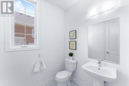 130 Frank Kelly Drive, East Gwillimbury, ON - Indoor Photo Showing Bathroom