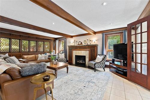 3121 Hampton Court, Burlington, ON - Indoor Photo Showing Living Room With Fireplace