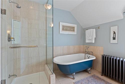 3121 Hampton Court, Burlington, ON - Indoor Photo Showing Bathroom