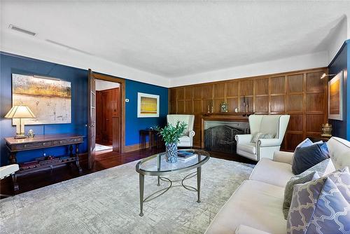 3121 Hampton Court, Burlington, ON - Indoor Photo Showing Living Room With Fireplace